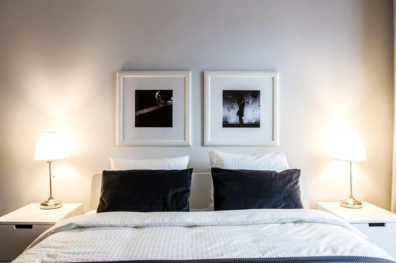 Modern 1Bd Apartment In Old Town By Hostlovers Kaunas Bagian luar foto