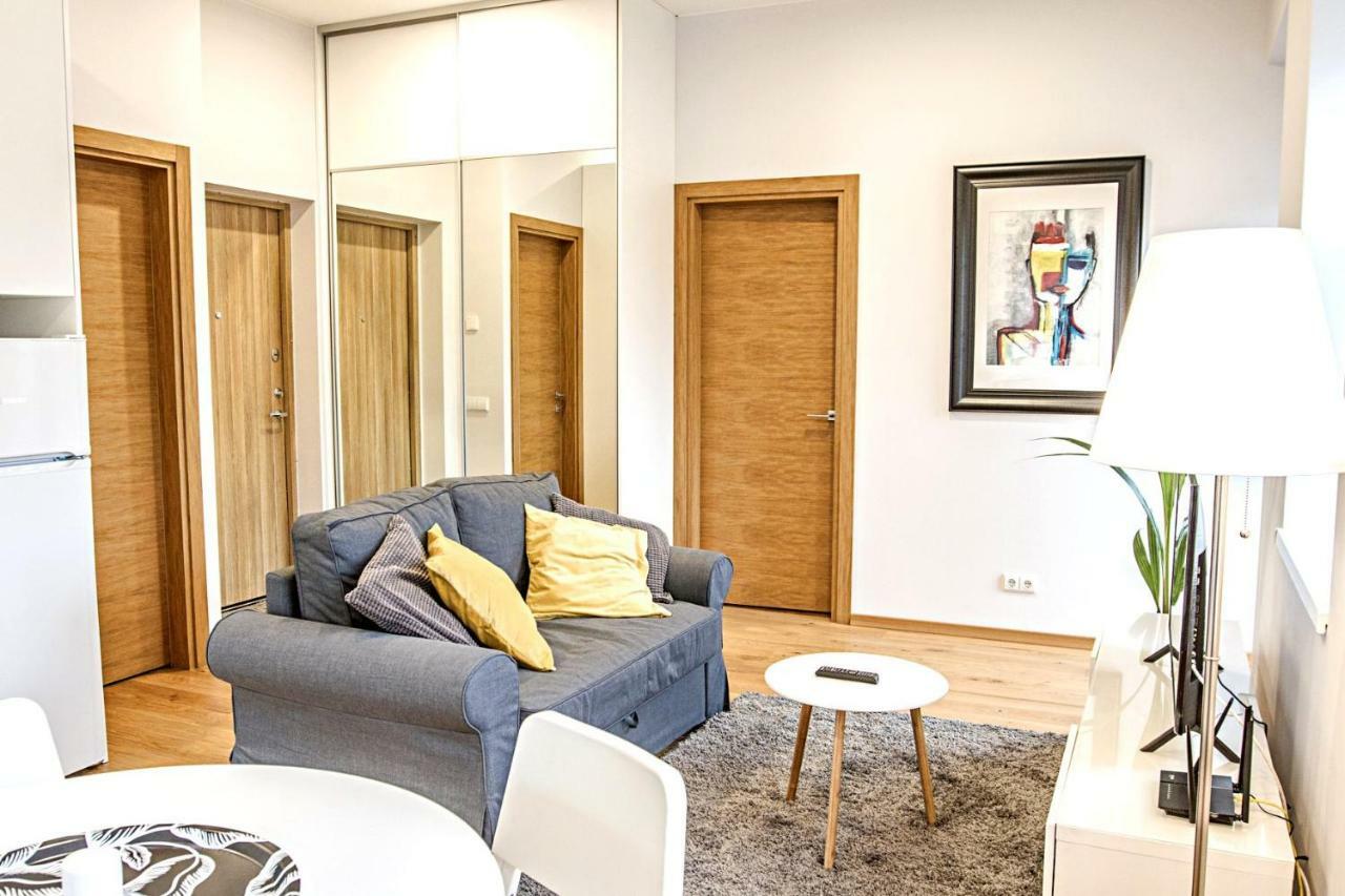 Modern 1Bd Apartment In Old Town By Hostlovers Kaunas Bagian luar foto